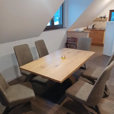 Jezero Apartment *
